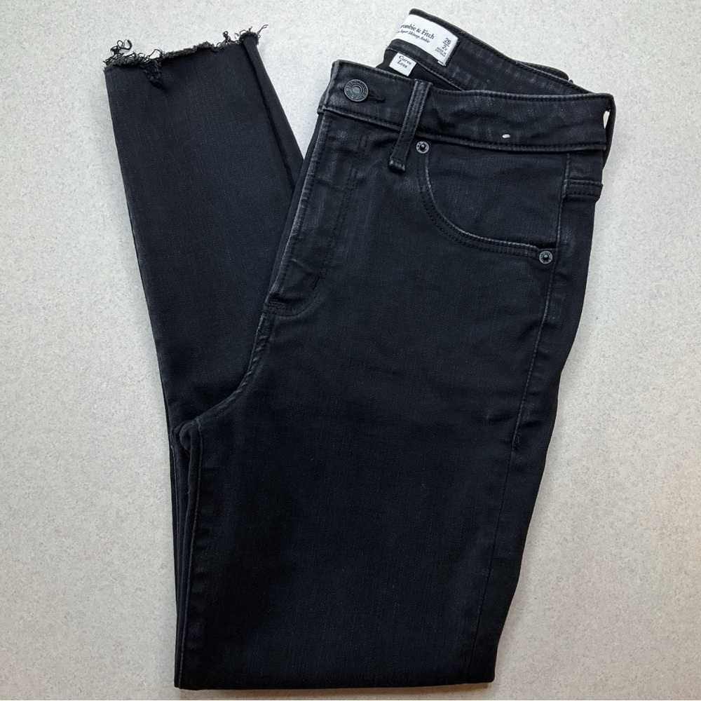 A&F Curve Love Super Skinny Ankle Jean 26 Short Washed Black